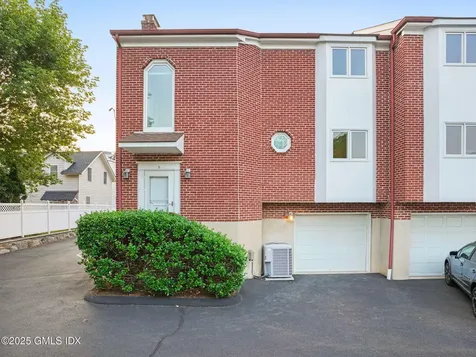 52 Sherwood Place Greenwich CT 06830