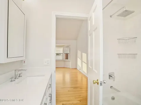 52 Sherwood Place Greenwich CT 06830