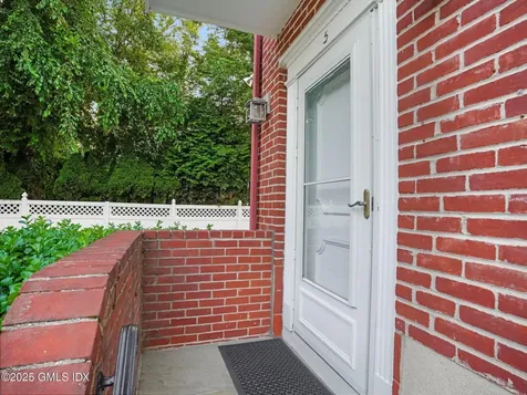 52 Sherwood Place Greenwich CT 06830