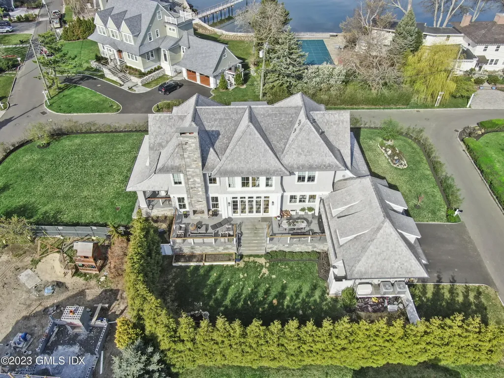 10 W Crossway Old Greenwich CT 06870