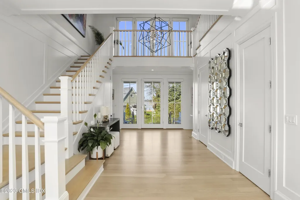 10 W Crossway Old Greenwich CT 06870