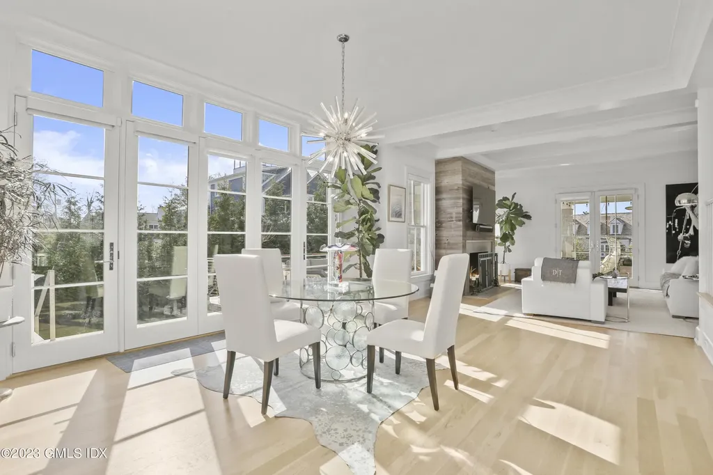 10 W Crossway Old Greenwich CT 06870