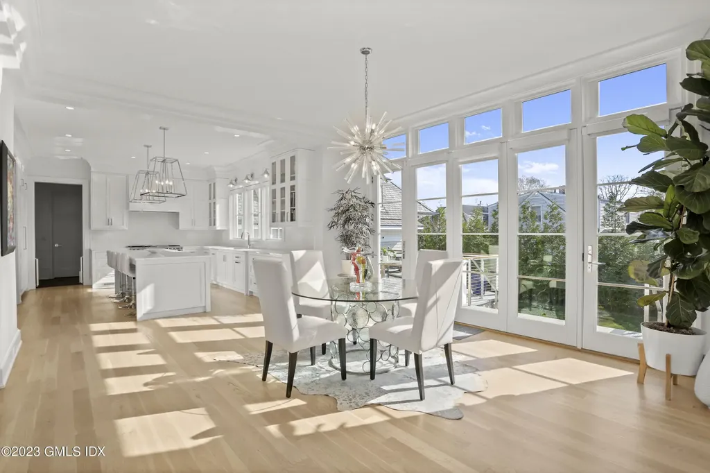 10 W Crossway Old Greenwich CT 06870