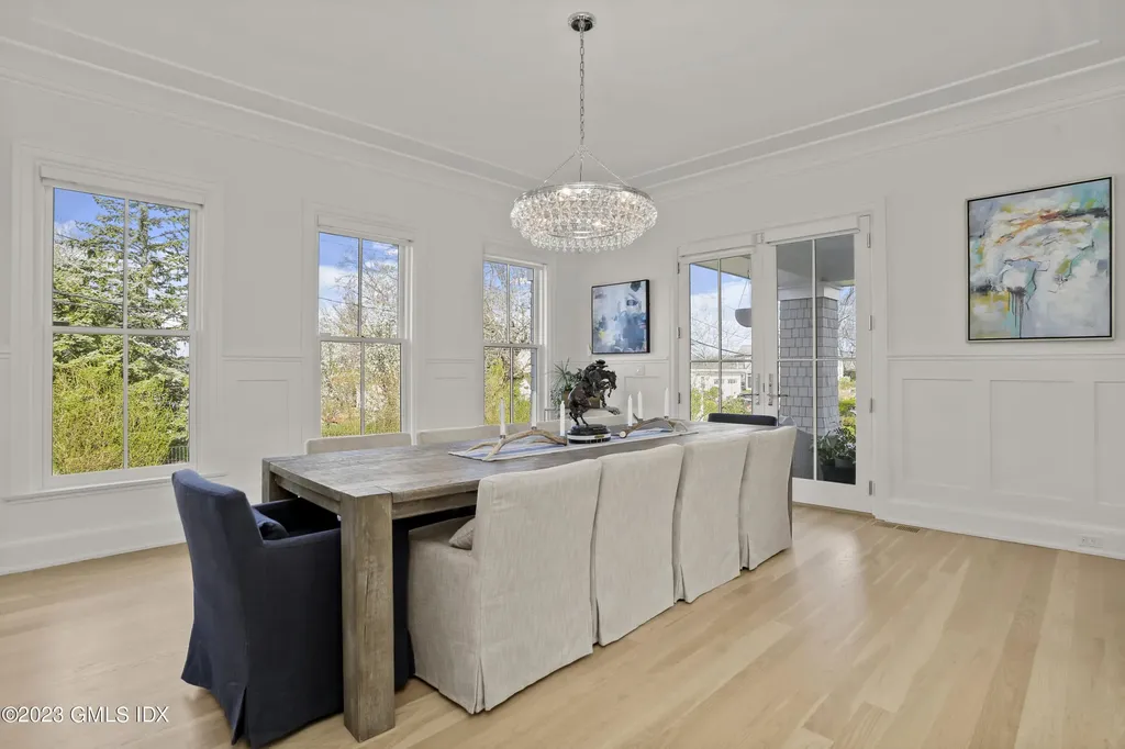 10 W Crossway Old Greenwich CT 06870