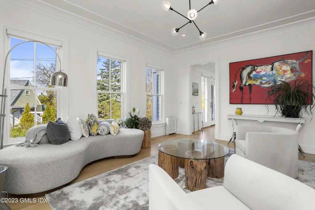 10 W Crossway Old Greenwich CT 06870