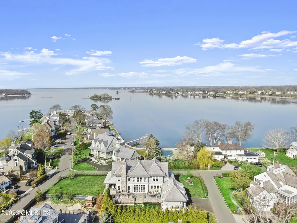 10 W Crossway Old Greenwich CT 06870