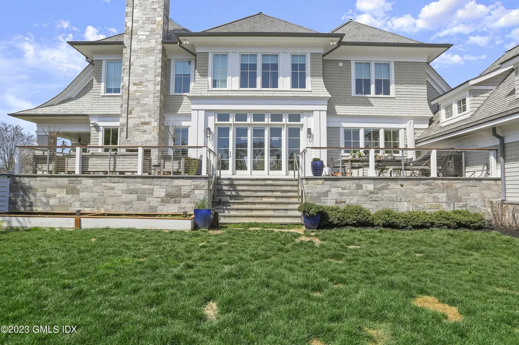 10 W Crossway Old Greenwich CT 06870