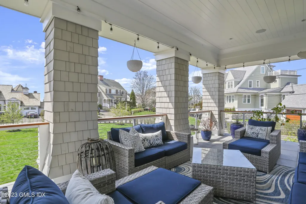 10 W Crossway Old Greenwich CT 06870