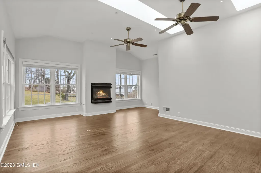 23 Oak Street Greenwich CT 06831