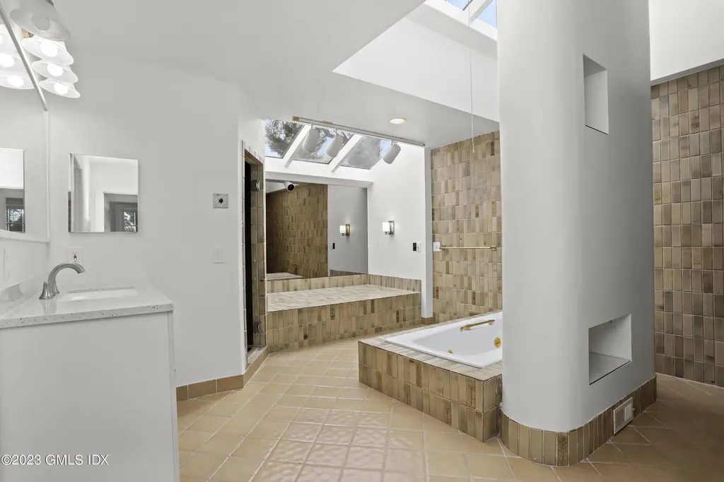 23 Oak Street Greenwich CT 06831