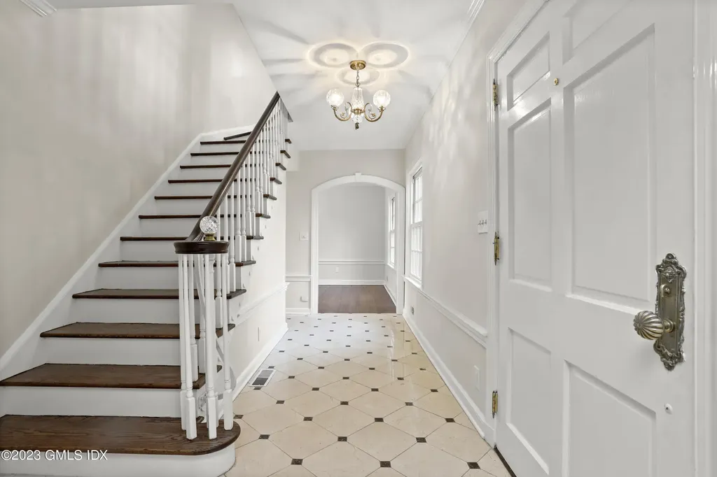 23 Oak Street Greenwich CT 06831