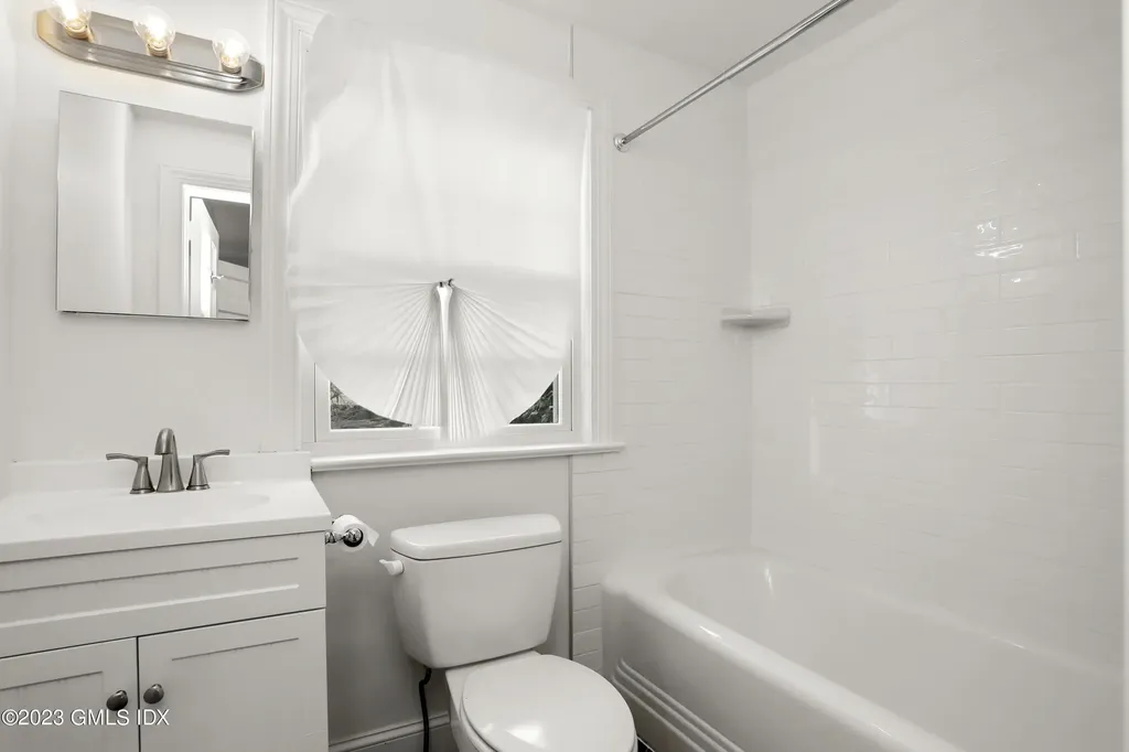 23 Oak Street Greenwich CT 06831