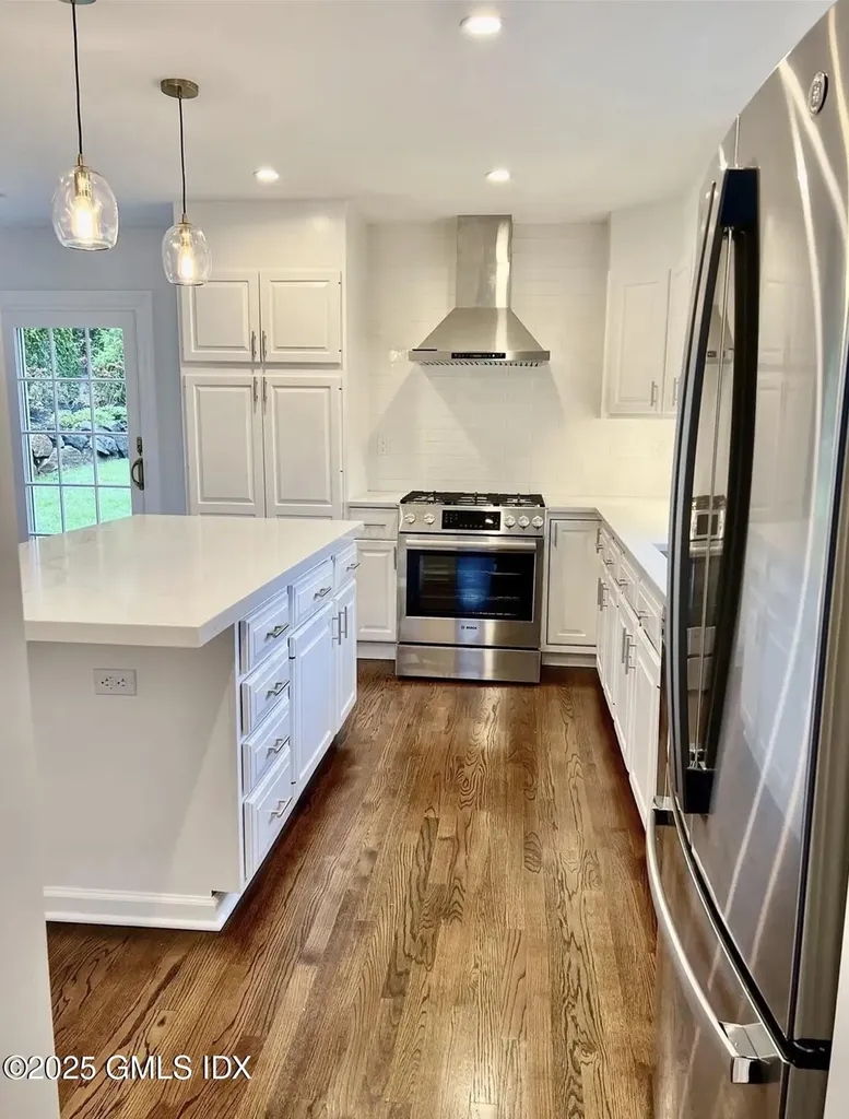 6 Palmer Street Cos Cob CT 06807