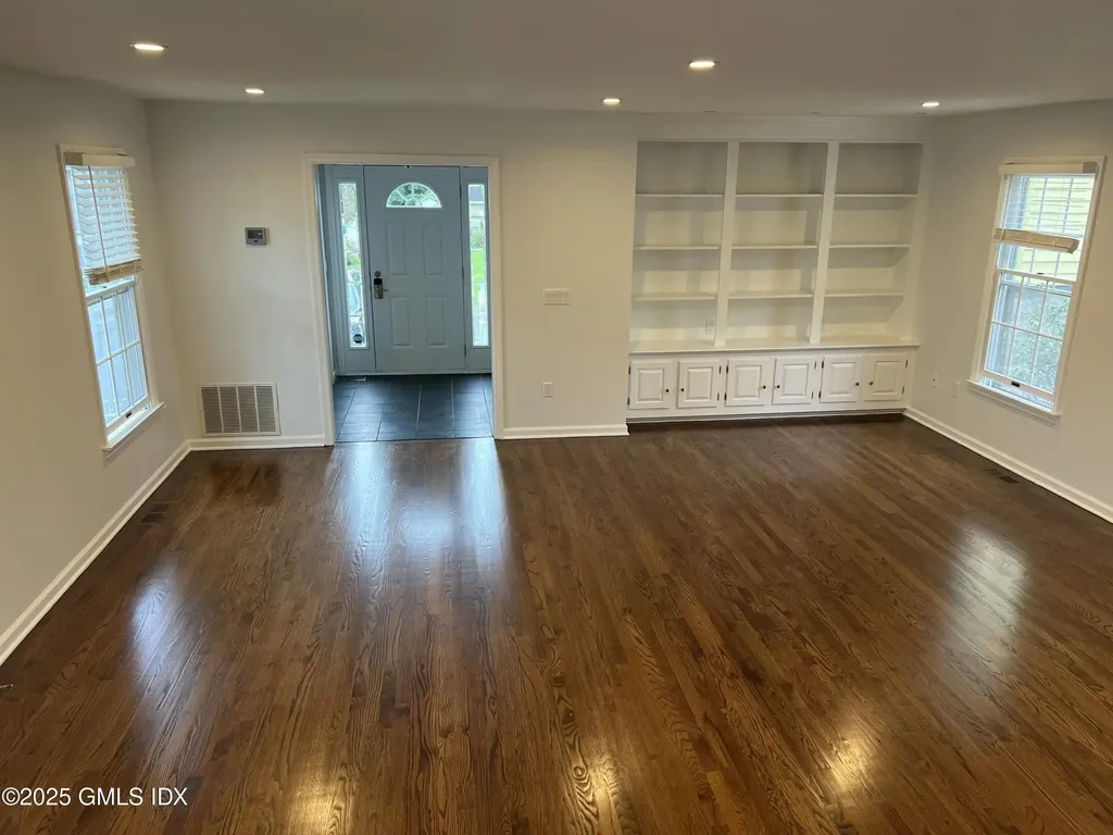 6 Palmer Street Cos Cob CT 06807