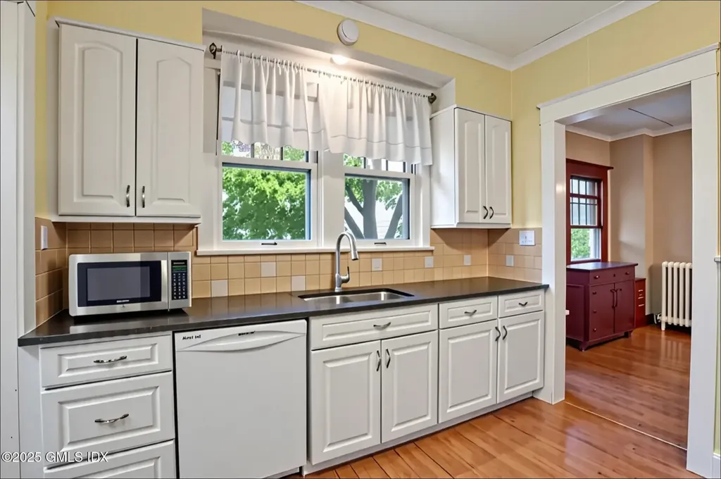 107 Pemberwick Road Greenwich CT 06831