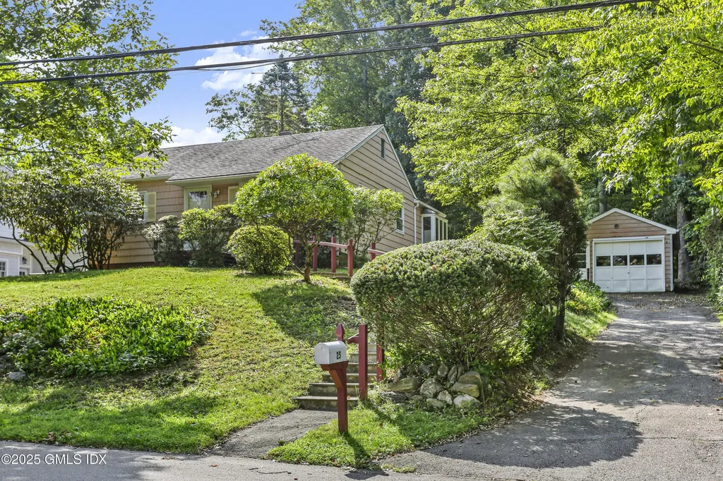 25 Circle Drive Greenwich CT 06830
