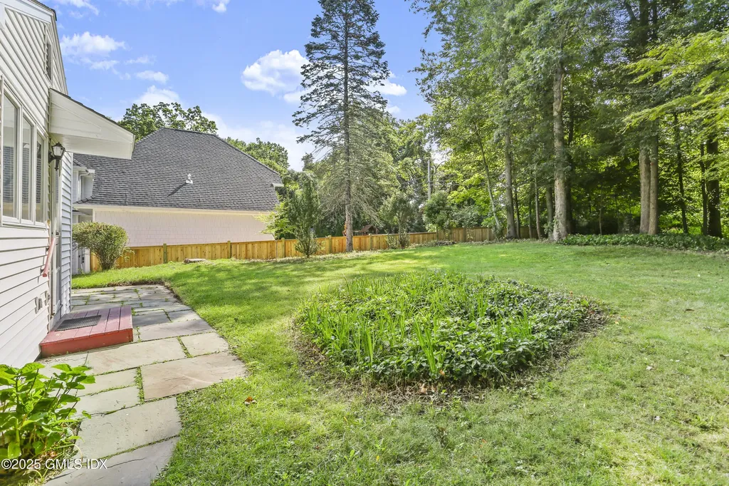 25 Circle Drive Greenwich CT 06830