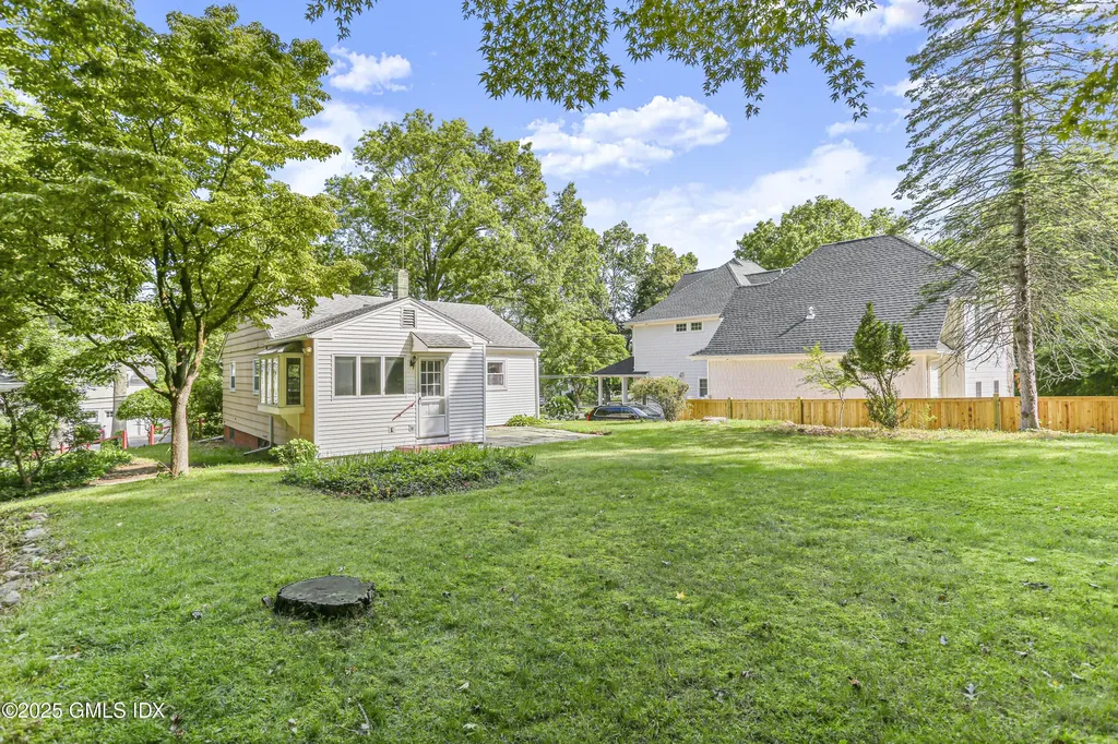 25 Circle Drive Greenwich CT 06830