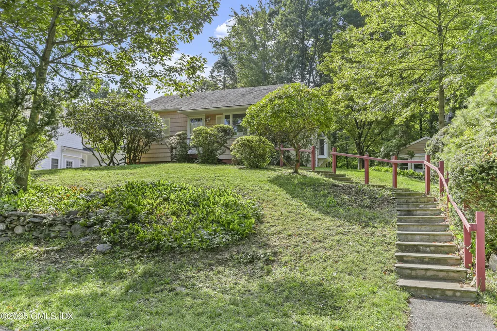 25 Circle Drive Greenwich CT 06830