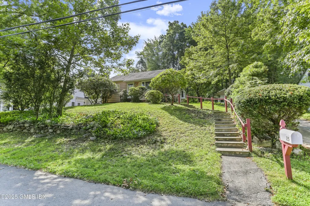 25 Circle Drive Greenwich CT 06830