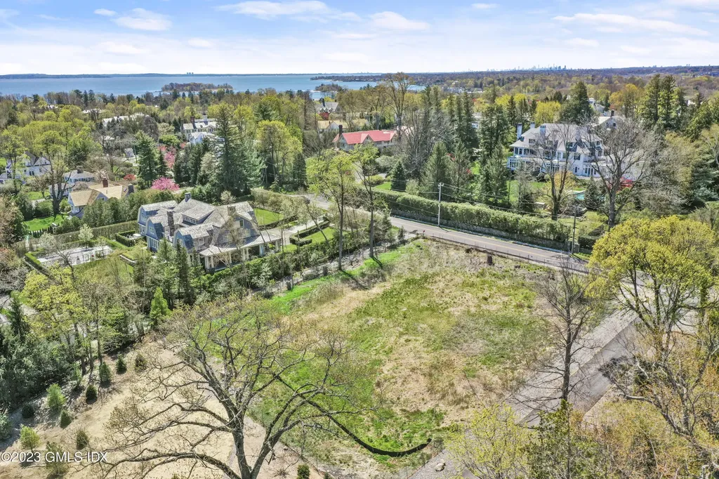 457 Field Point Road Greenwich CT 06830