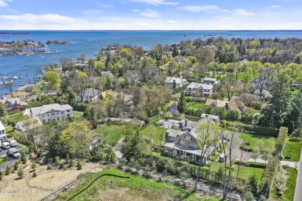 457 Field Point Road Greenwich CT 06830