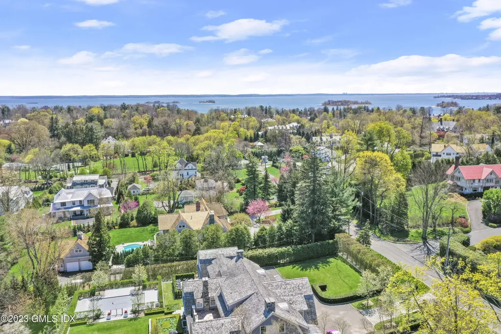457 Field Point Road Greenwich CT 06830