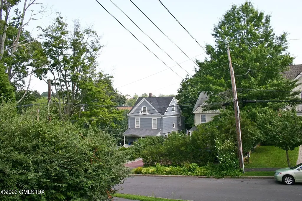 10 Woodland Drive Greenwich CT 06830