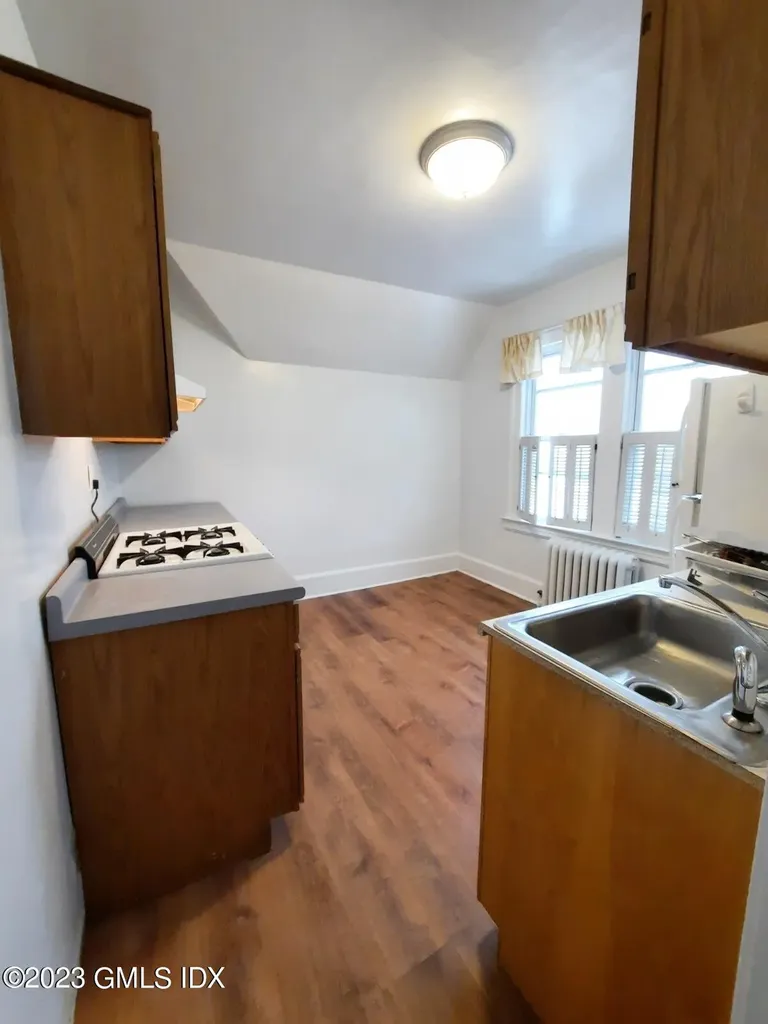 10 Woodland Drive Greenwich CT 06830