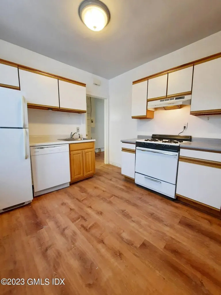 10 Woodland Drive Greenwich CT 06830