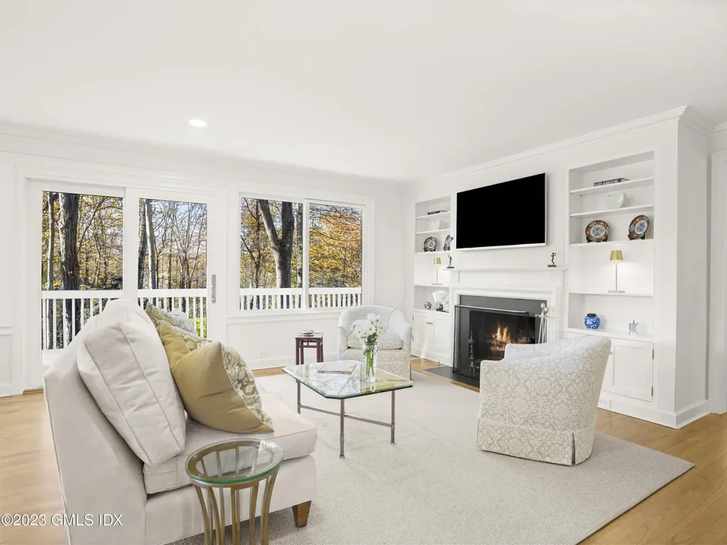 114 W Lyon Farm Drive Greenwich CT 06831