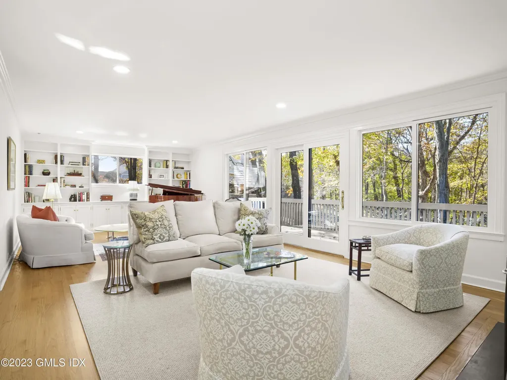 114 W Lyon Farm Drive Greenwich CT 06831