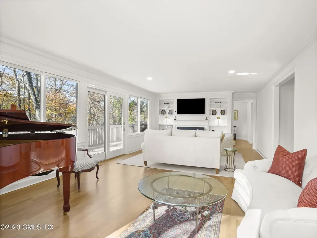 114 W Lyon Farm Drive Greenwich CT 06831