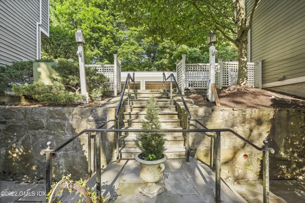 333 Palmer Hill Road Riverside CT 06878