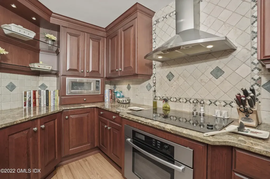 333 Palmer Hill Road Riverside CT 06878