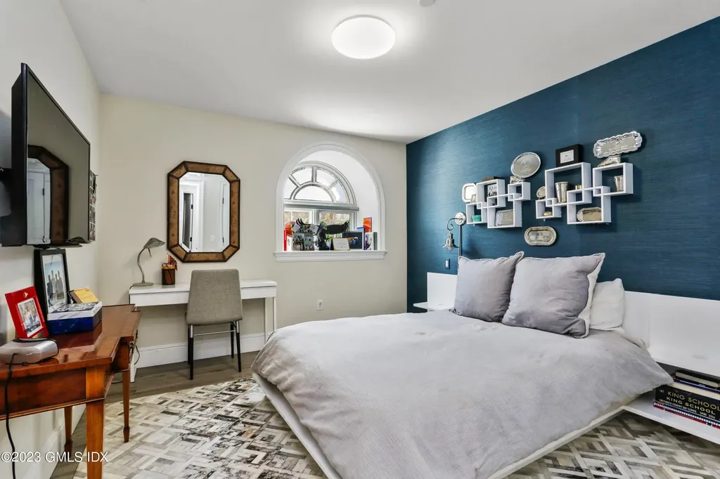 165 Shore Road Old Greenwich CT 06870