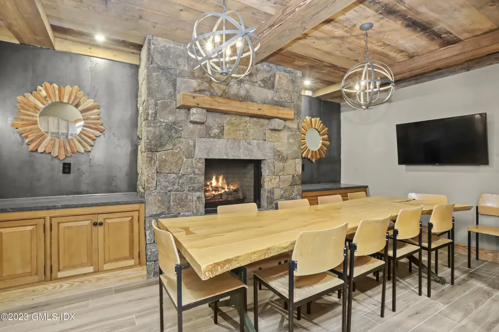 165 Shore Road Old Greenwich CT 06870