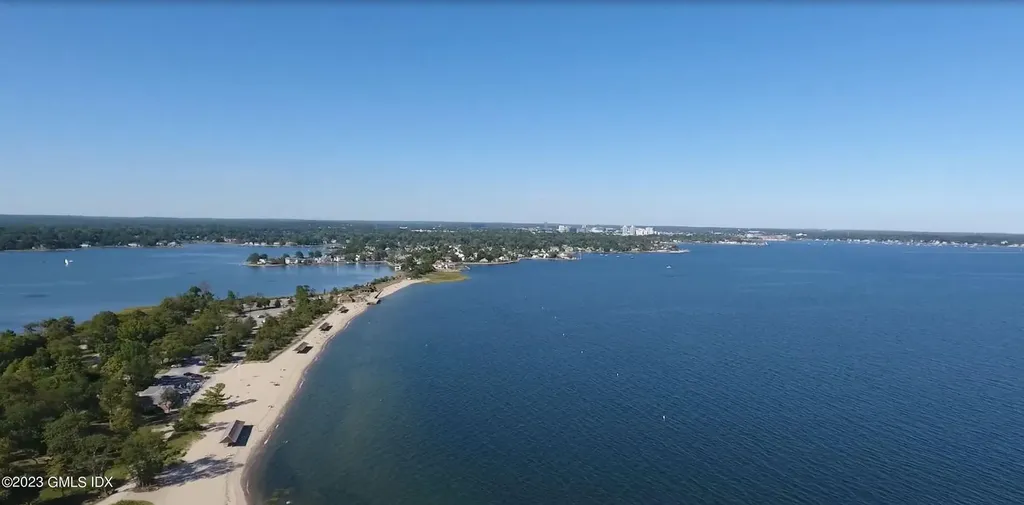 165 Shore Road Old Greenwich CT 06870
