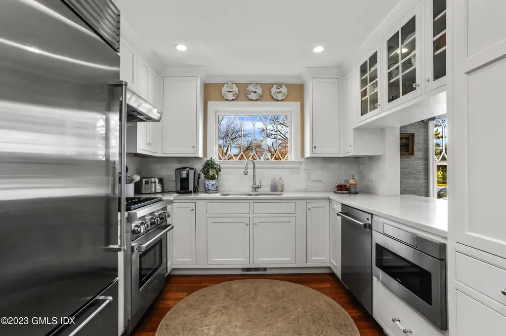165 Shore Road Old Greenwich CT 06870