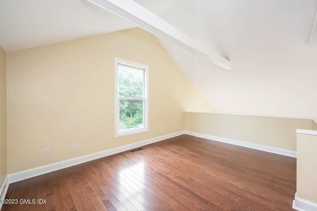 2 Whiffletree Way Riverside CT 06878