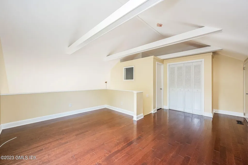 2 Whiffletree Way Riverside CT 06878