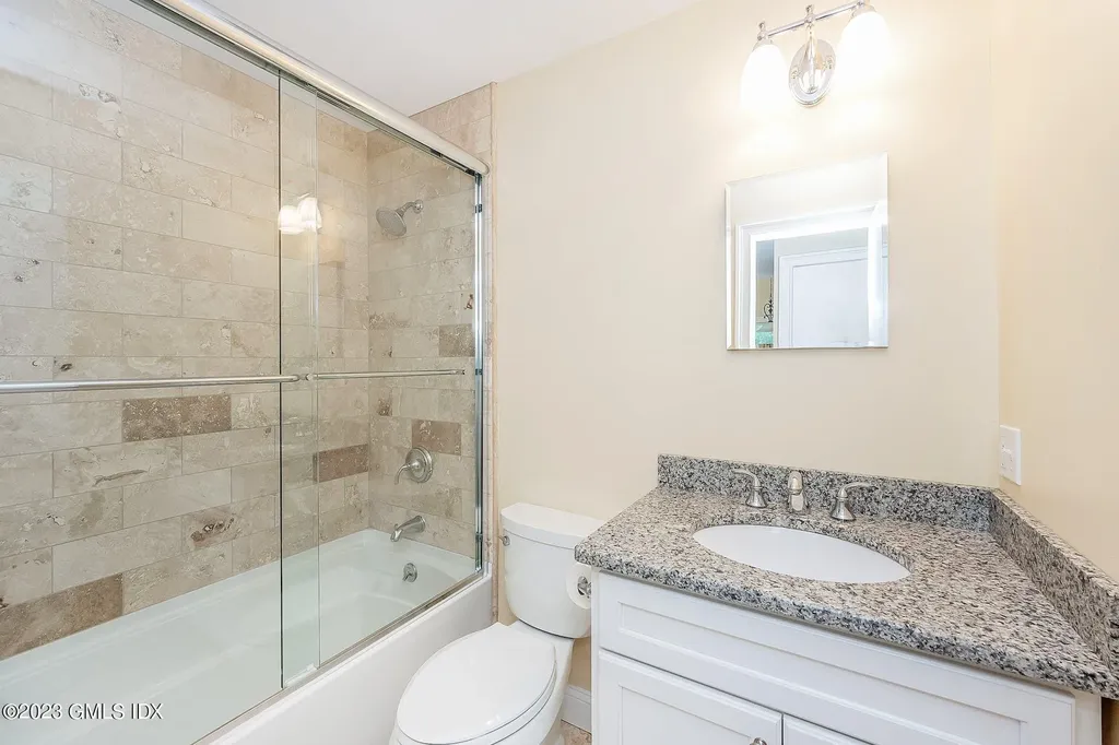2 Whiffletree Way Riverside CT 06878