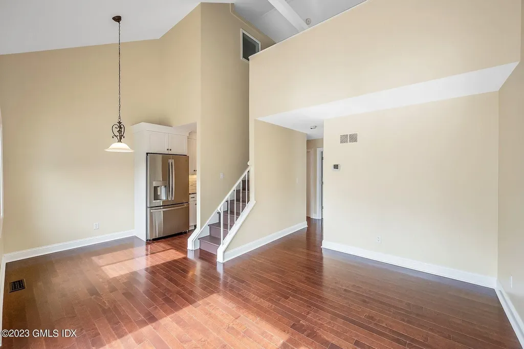 2 Whiffletree Way Riverside CT 06878