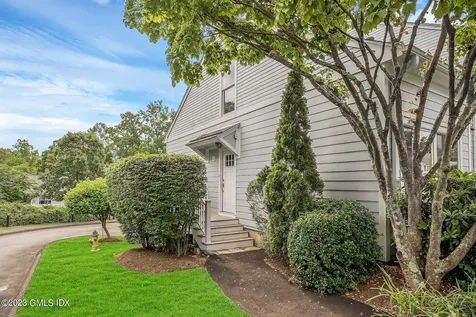 2 Whiffletree Way Riverside CT 06878
