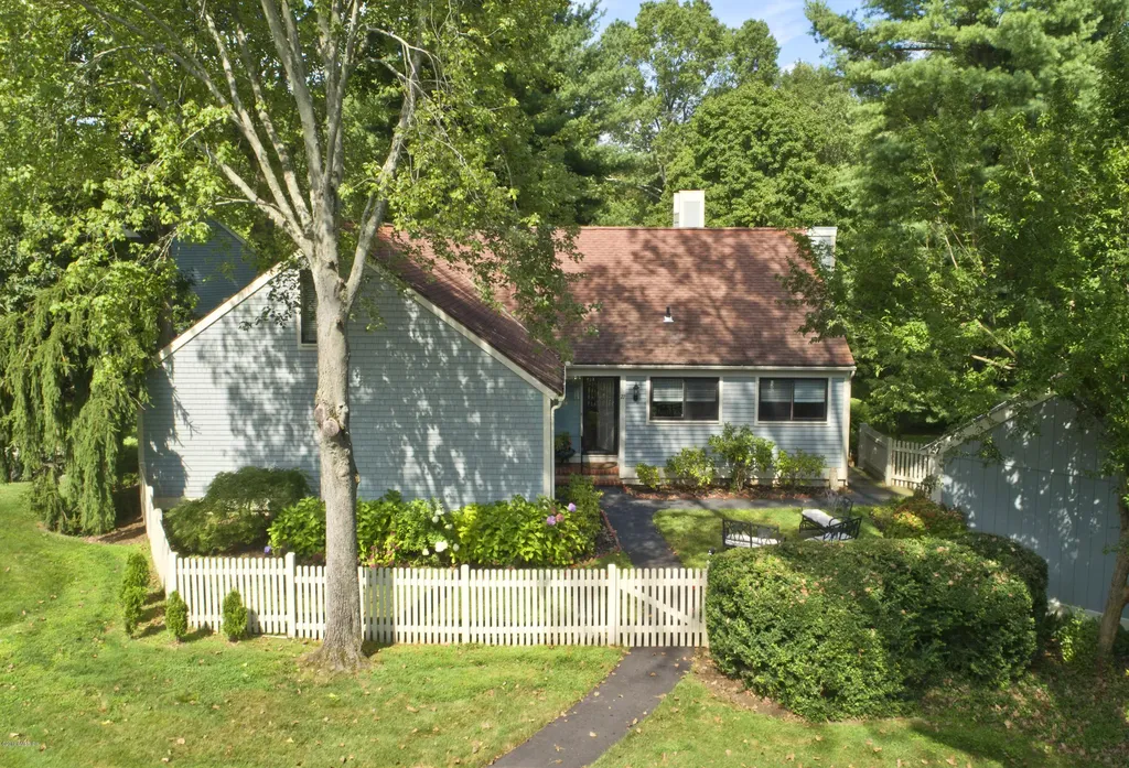 27 E Lyon Farm Drive Greenwich CT 06831