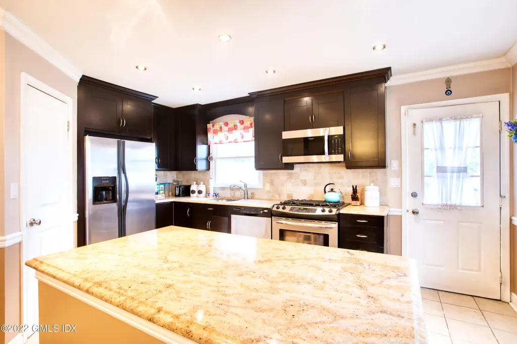 30 Windy Knolls Greenwich CT 06831