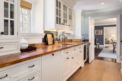 52 Dawn Harbor Lane Riverside CT 06878