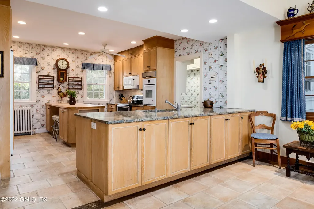 530 Round Hill Road Greenwich CT 06831