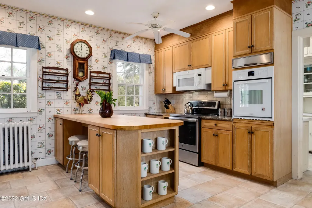 530 Round Hill Road Greenwich CT 06831