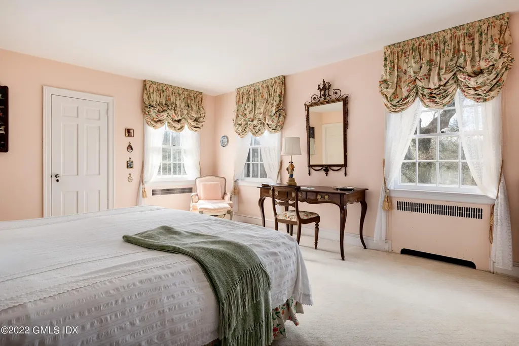 530 Round Hill Road Greenwich CT 06831